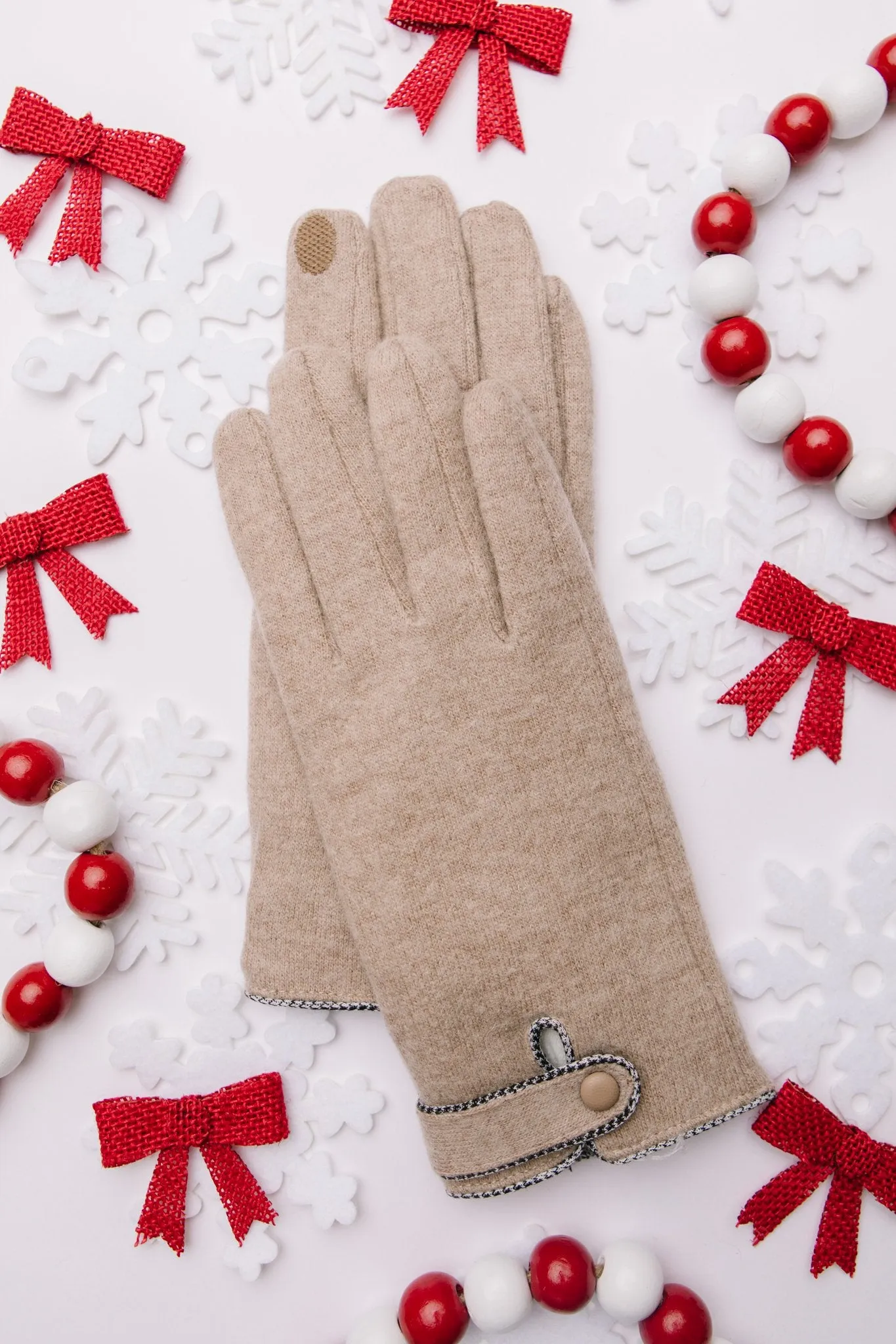 Keeping' Warm Beige Wool Gloves